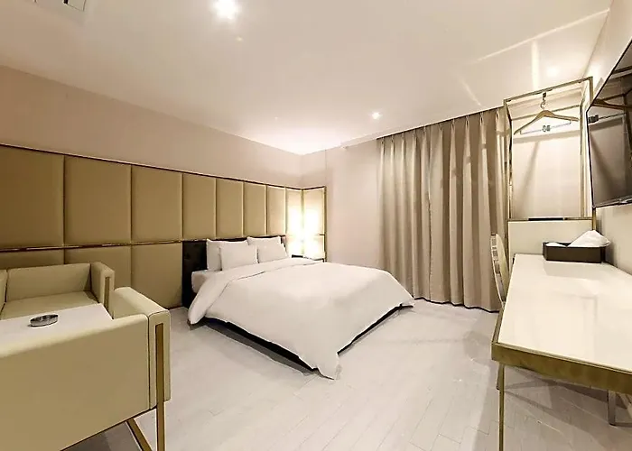 Star Premier Yeoksam Hotel 2*